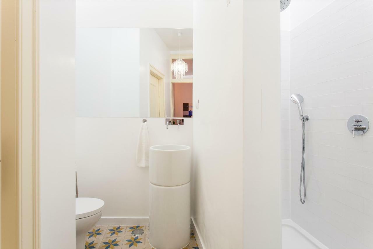 Bairro Alto 3 Bedroom Patio Flat! Lisboa Exterior foto